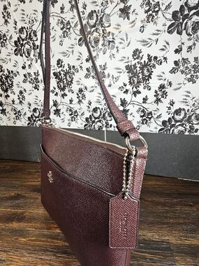 Coach JOURNAL Burgundy Polished Pebbled Leather Crossbody Bag YR2017 Style 22252
